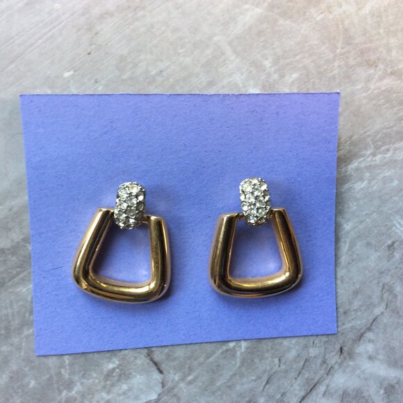 Bringing back the Bling—'80s style Earrings! ✨💎 #ThrowbackJewels #VintageGlam - Picture 2 of 4